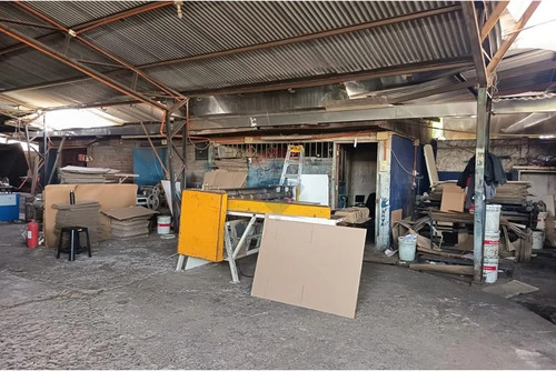 Oportunidad: Local Industrial/comercial Mixto.