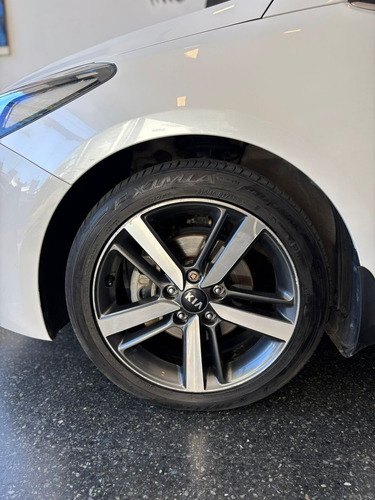 Kia Cerato 2.0 Sx At6