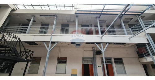 Edificio Con Anteproyecto Aprobado