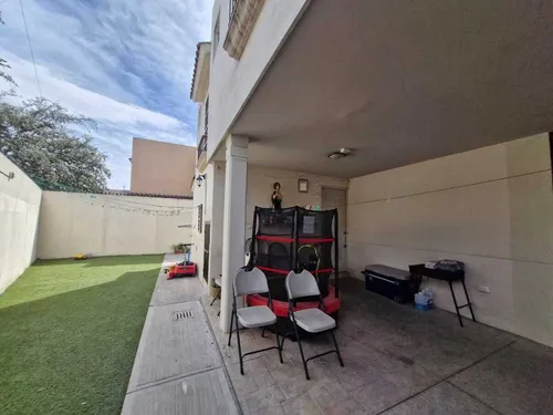 Casa En Venta Esquina Con Terreno Excedente, Mitras Pte Sec Jerez, Garcia