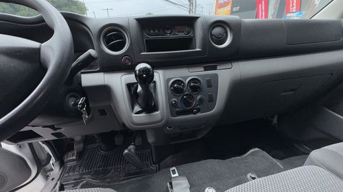 Nissan Urvan 2.5 Panel Amplia Aa Paquete Seguridad Mt