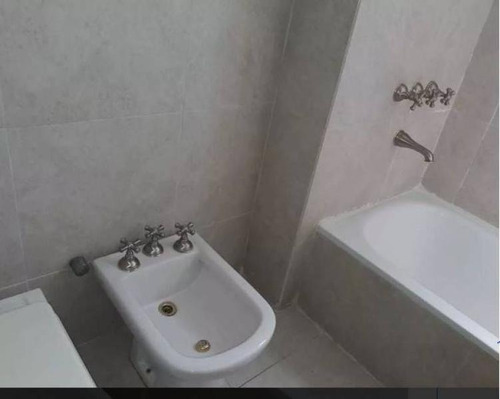 Imagen 6 de 13 de Venta 4 Dormitorios Con Cochera. Oportunidad.