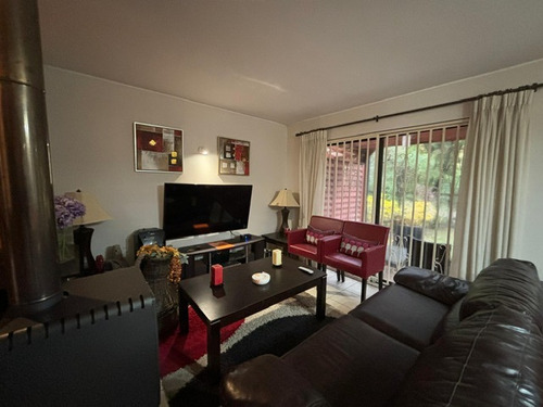 Excelente Casa Tipo Townhouse De 3 Pisos. 5d-4b.