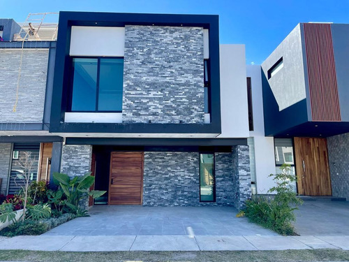 Casa En Venta En Coto La Cima, Zapopan, Jalisco.