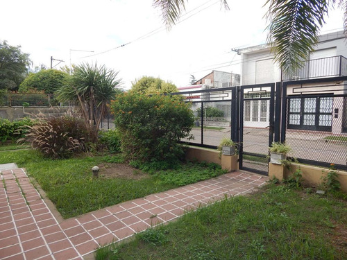 Casa 2 Dorm.en Cap.bermúdez Con Jardin Y Cochera