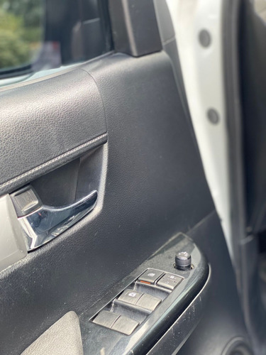 Imagen 15 de 24 de Toyota Hilux 2.4 Td Mt 4x4