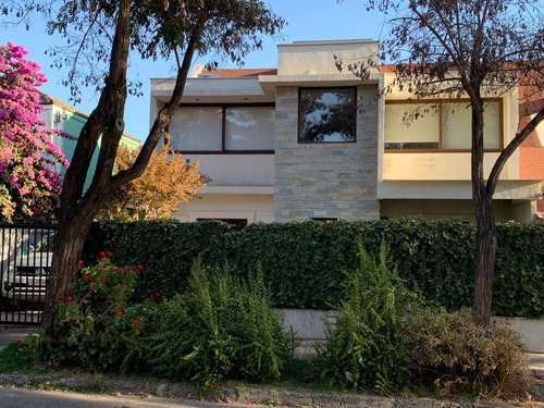 Casa Completamente Remodelada En Barrio Patrimonial