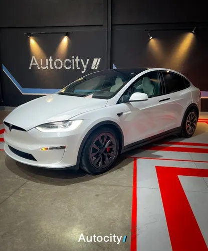 Tesla Model X 2023