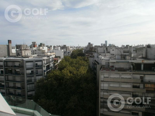 Vendo Apartamento De 3 Dormitorios Más Servicio, Garaje Para Un Auto, Pocitos, Montevideo