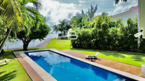 Casa En Renta Con Frente A Laguna En Residencial Isla Dorada