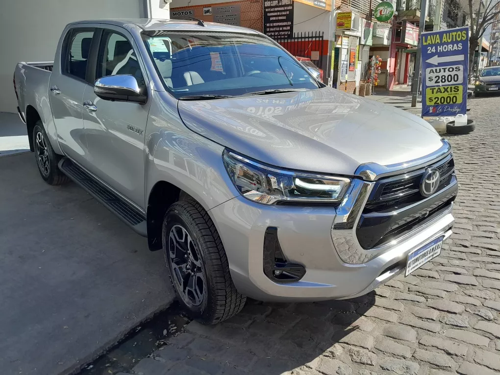 Toyota Hilux 2.8 Cd Srx 177cv 4x2 At