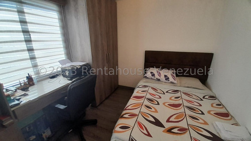 Hermoso Apartamento De 3 Niveles En Jorge Coll