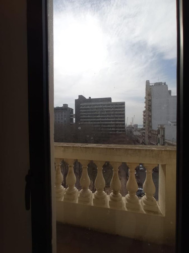 Imagen 3 de 15 de Juan Carlos Gómez Frente A Plaza Matriz