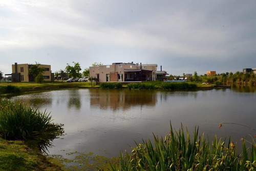 Imagen 1 de 10 de Venta, Terreno, El Canton, Barrio Islas, Lote Al 400