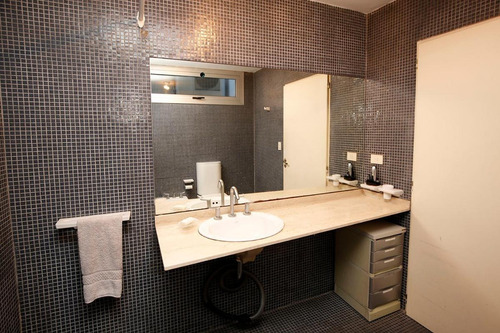 Venta-colegiales- 1 Amb. Grande-gran Patio Propio Con Parrilla Y Cesped