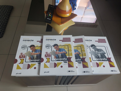Conecte Live - Geografia - Volume Único, De Lucci, Elian Alabi. Editorial Somos Sistema De Ensino, Tapa Mole En Português, 2020 (Usado)