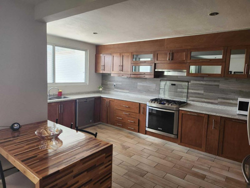 Residencia En Venta En Bosques De San Juan, San Juan Del Río, Querétaro