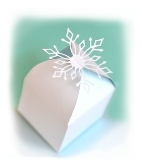 Memory Box Craftdies Snowflake Favor Box