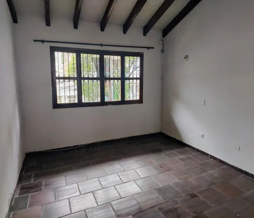 Casa Con Patio Enorme Para Tu Proyecto Personal En El Bosque, Cali