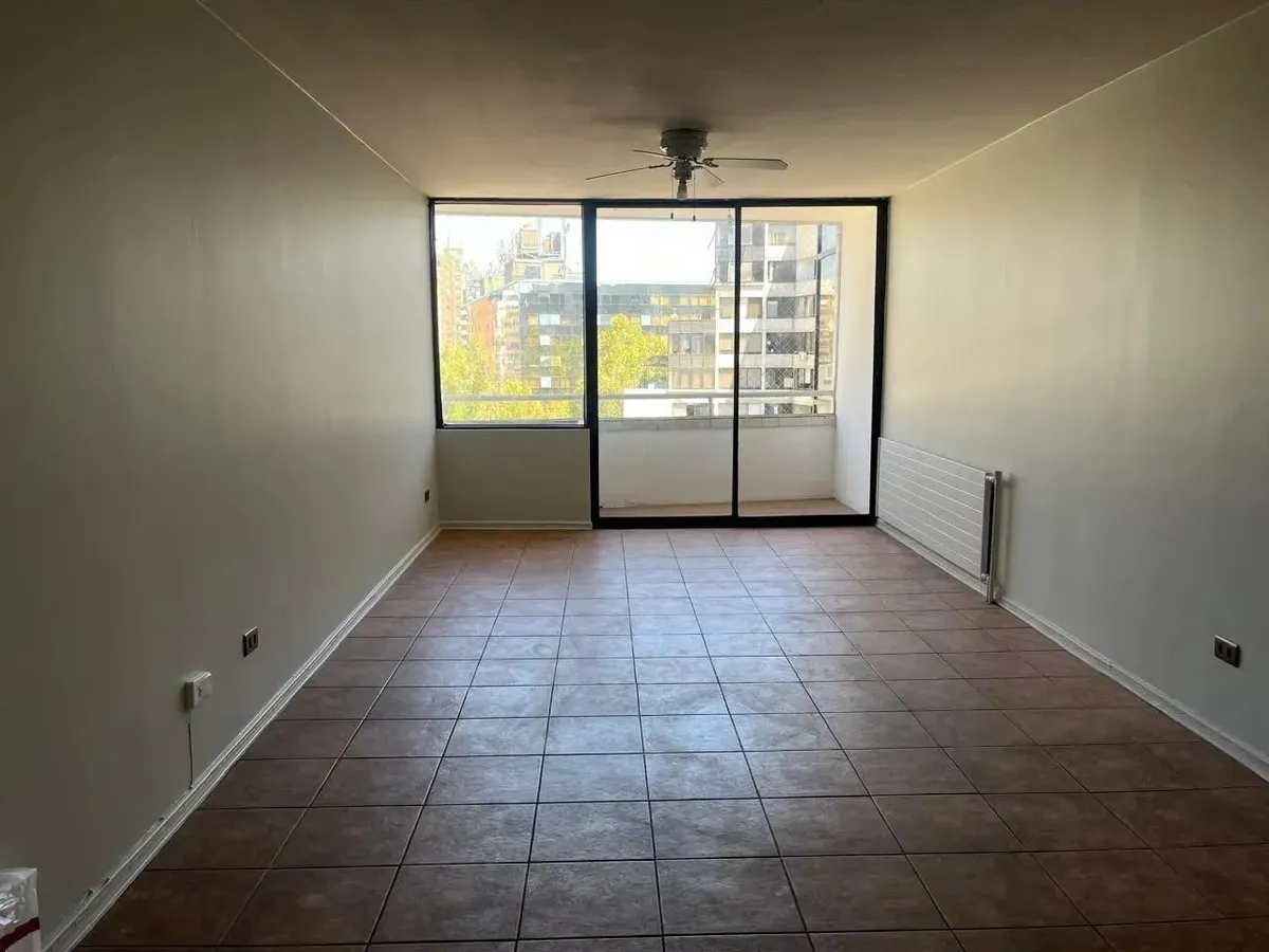 Imagen 4 de 14 de Tranquilo Departamento En Providencia 2 Dormitorios 2b 1e1bo
