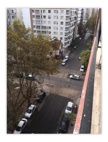 Imagen 5 de 15 de Ambiente A La Calle Con Balcón