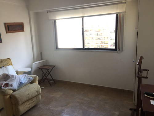 Venta 2 Amb. Con Balcón, Pileta, Muy Luminoso