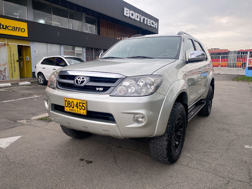 Toyota Fortuner 4.0 Sr5