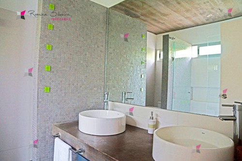 Moderna Casa San Rafael- Ref: 9266