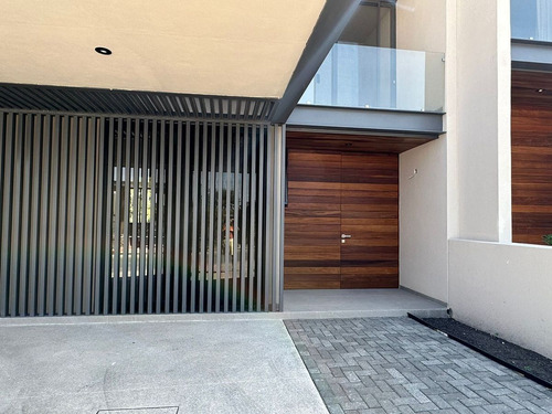 Se Vende Residencia De Autor En La Espiga Residencial, 4ta Recamara En Pb..