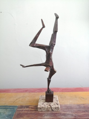 Escultura En Bronce Acrobata De Remo Rossi