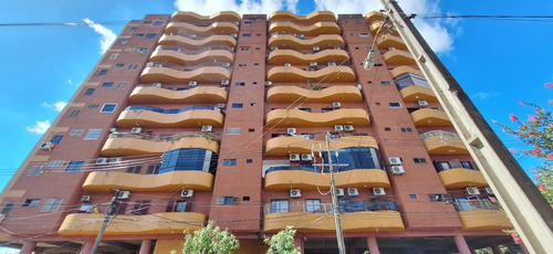 Departamento En El Edificio América Iii De Encarnación