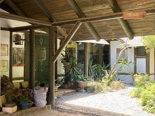 Casa En Venta De 5 Dorm. En Zapallar