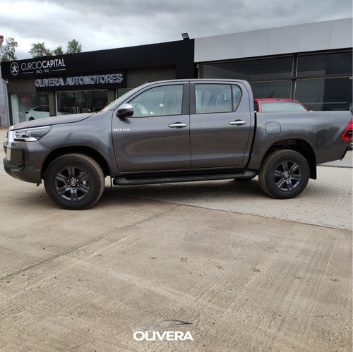 Imagen 3 de 5 de Toyota Hilux Srv 4x4 Nafta - 0km Olivera Automotores