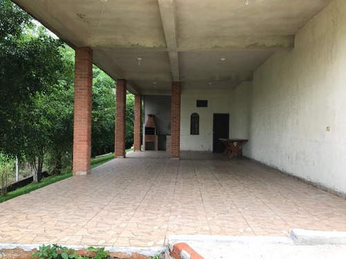 Chácara Com Área De 2.500 M², Casa Sede Com 03 Dormitórios!!
