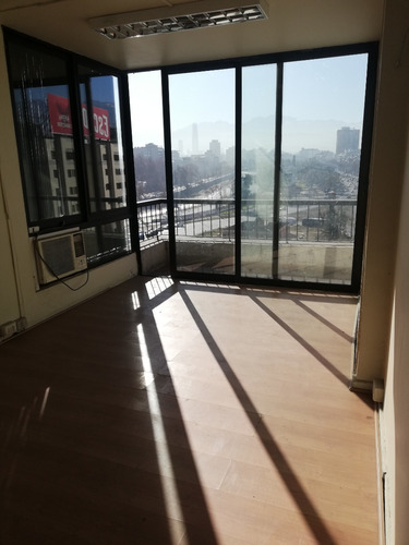 Imagen 6 de 23 de Oficina O Departamento Habitacional En Metro Baquedano