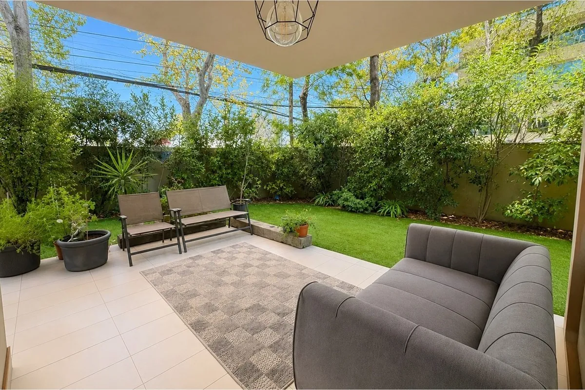 Imagen 5 de 21 de Departamento Dúplex Con Jardín En Arriendo