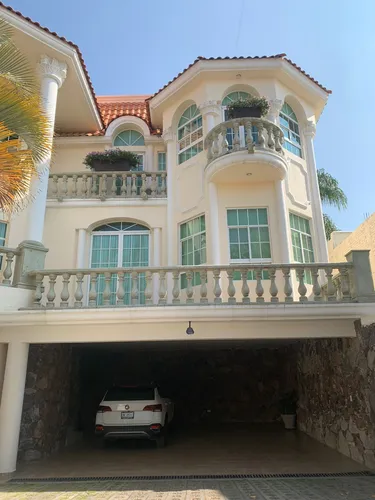 Preciosa Residencia En Venta