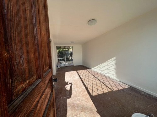 Casa En Venta De 3 Dorm. 1 Baño En Lo Prado