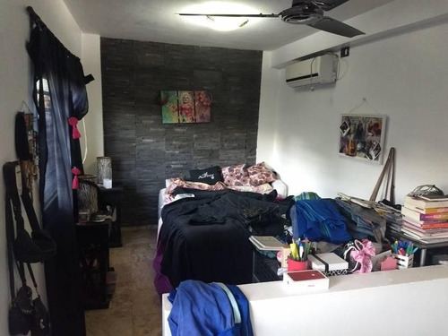 Imagen 11 de 24 de Amplia Propiedad Con Casa , Departamento Y Quincho.