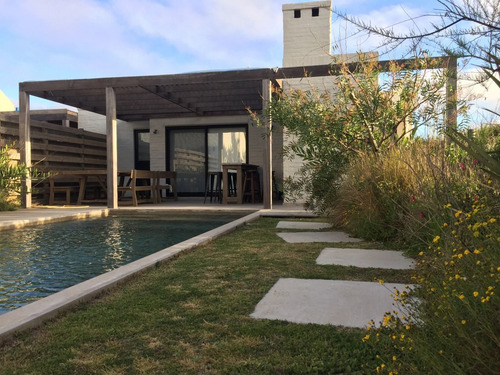 Casa En Venta De 3 Dormitorios En José Ignacio
