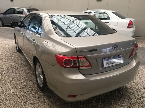 Imagen 4 de 8 de Toyota Corolla 2013 1.8 Xei Mt 136cv