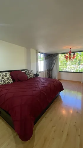 Casa En El Cafetal (5h/7b/4pe)