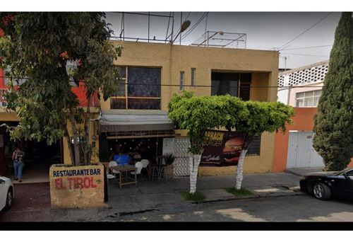 Casa En Venta Con Local En Nezahualcóyotl. Hmb74