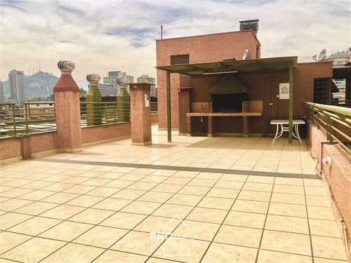 Departamento En Venta De 1 Dormitorio, Metro U. De Chile