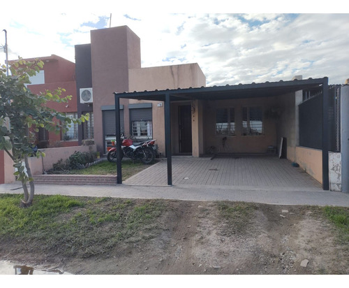 Venta Casa 2 Dorm B° Carrara De Horizonte Recibo Vehículo