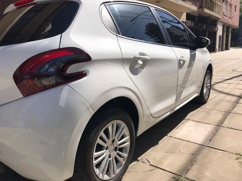 Peugeot 208 1.5 Allure Nav Touchscreen