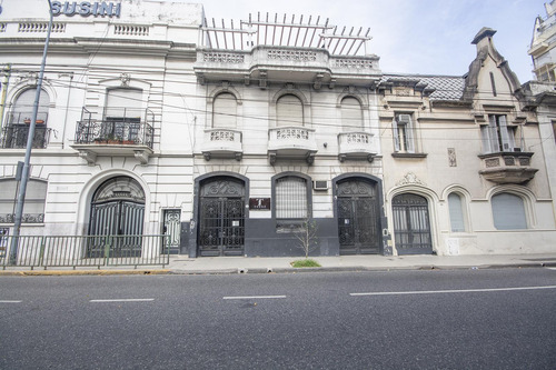 Excelente Casa /lote En Venta Sobre La Av. Juan Bautista Alberdi 1960 Flores