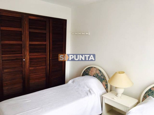 Imagen 9 de 12 de Apartamento En Playa Mansa Alquiler