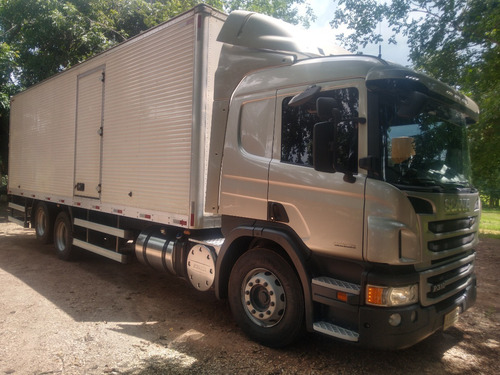 Scânia P 310 B6x2/15/16 Com Baú Km 67.215,9