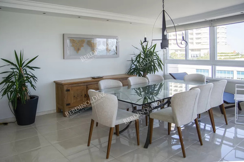 Apartamento En Venta En Punta Del Este. 